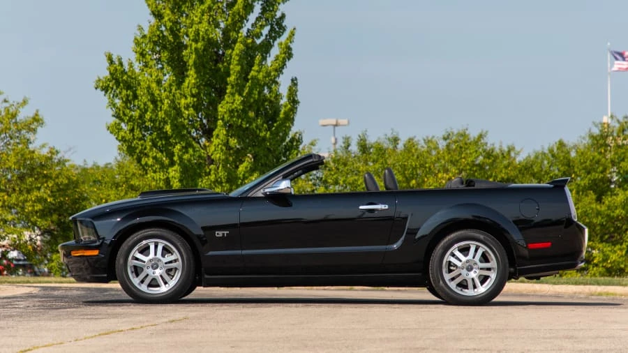 2005 Ford S197 Mustang - Image 2 of 13