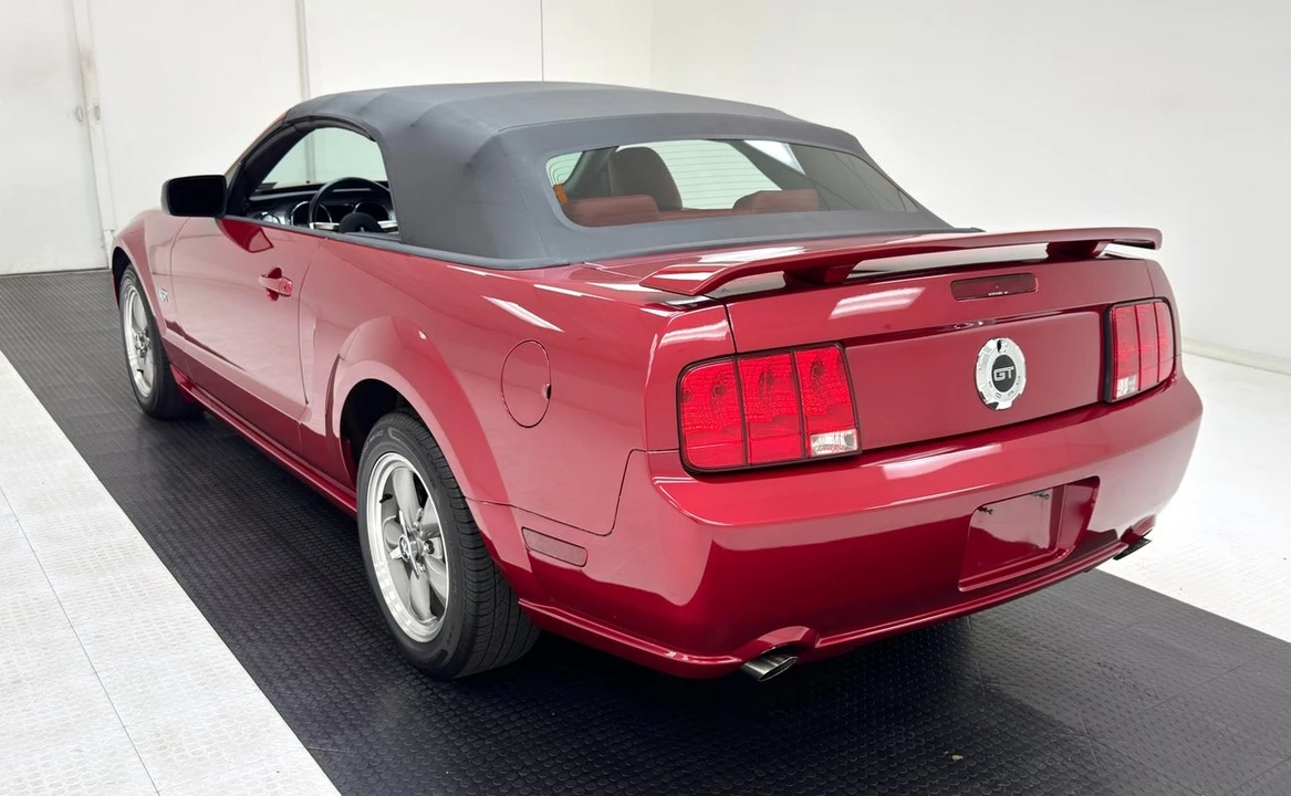 2005 Ford S197 Mustang GT - Image 5 of 31