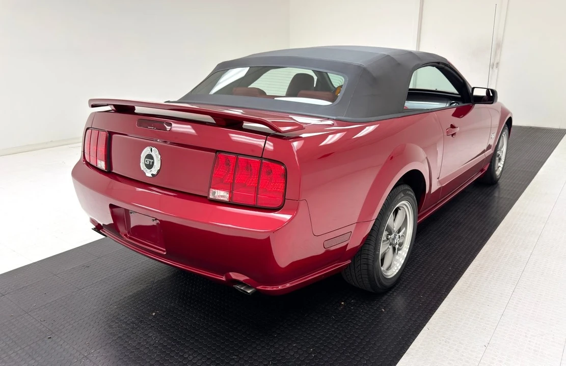 2005 Ford S197 Mustang GT - Image 8 of 31