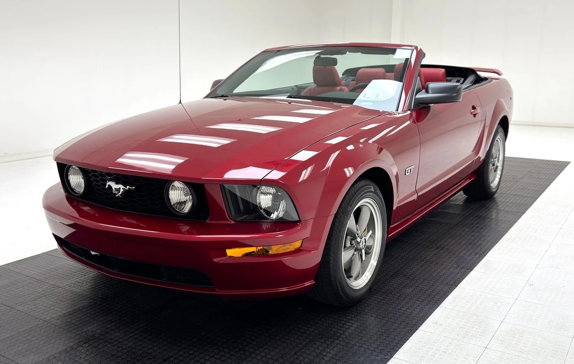 2005 Ford S197 Mustang GT - Image 2 of 31