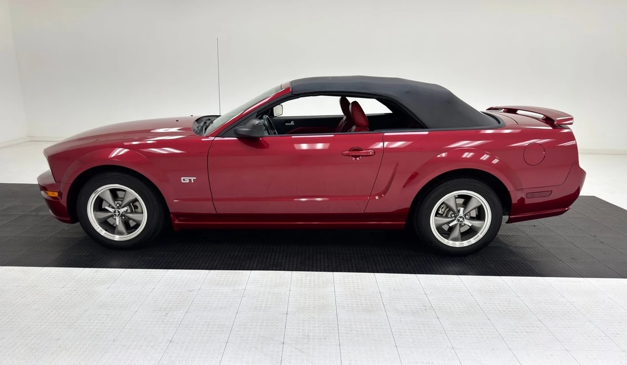 2005 Ford S197 Mustang GT - Image 3 of 31