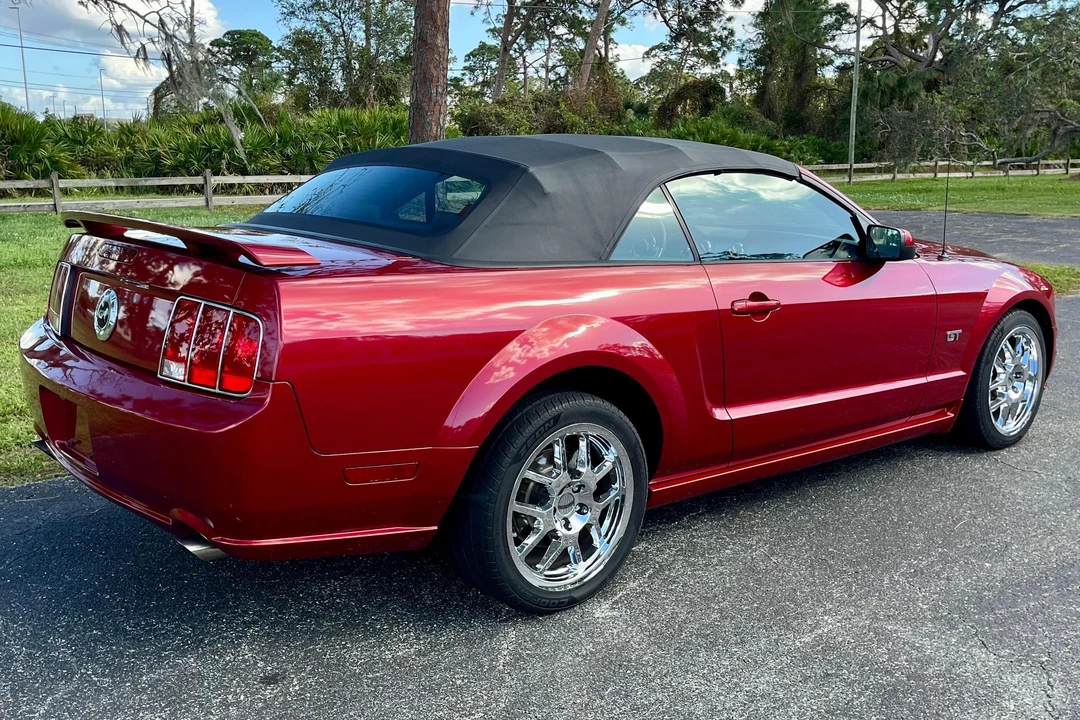 2005 Ford S197 Mustang - Image 4 of 31
