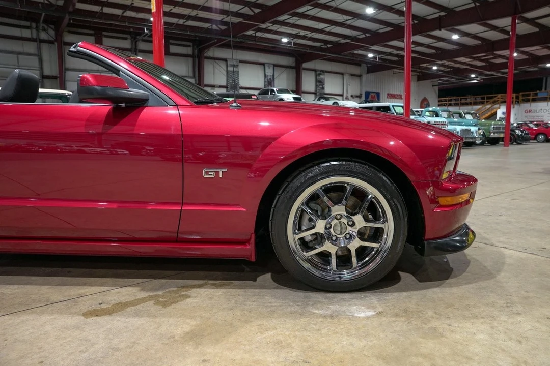 2005 Ford S197 Mustang GT - Image 11 of 31
