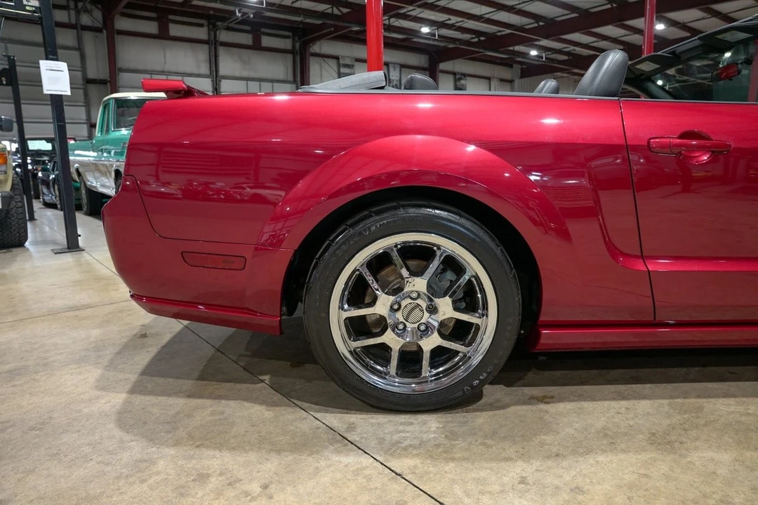 2005 Ford S197 Mustang GT - Image 9 of 31