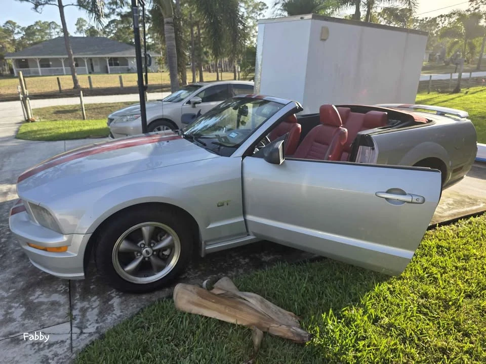 2005 Ford S197 Mustang GT - Image 2 of 12