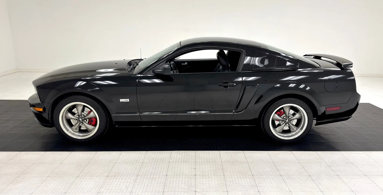 2005 Ford S197 Mustang - Image 2 of 31