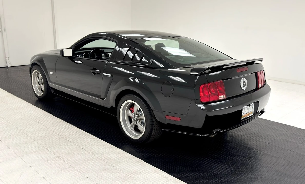 2005 Ford S197 Mustang - Image 3 of 12