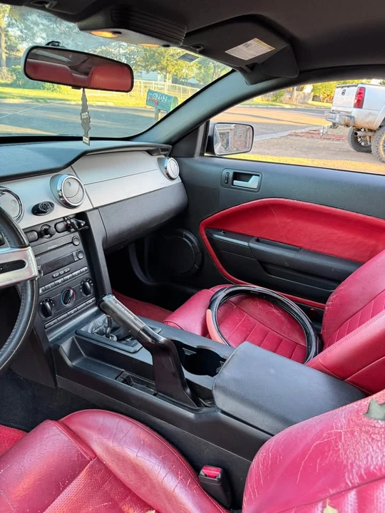 2005 Ford S197 Mustang GT - Image 10 of 11
