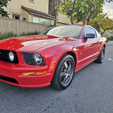 2005 Ford Mustang GT Coupe 2D