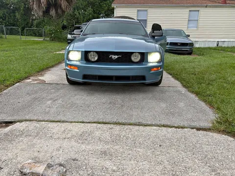 2005 Ford Mustang GT Coupe 2D