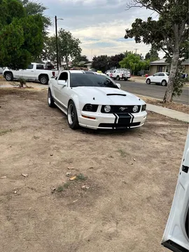 2005 Ford Mustang GT Coupe 2D