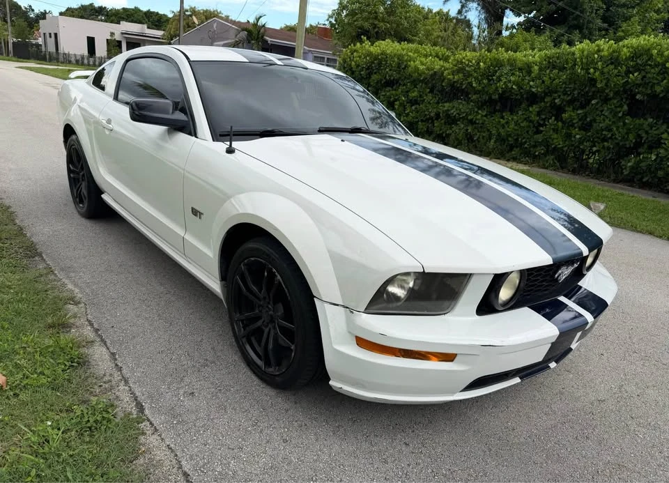 2005 Ford S197 Mustang GT - Image 2 of 12