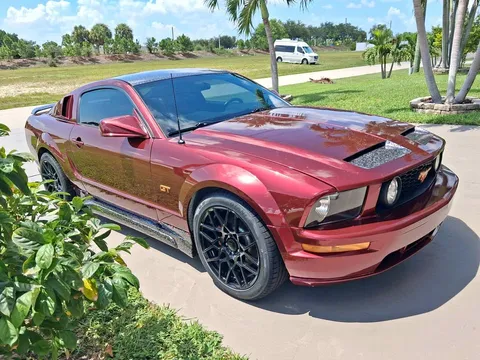 2005 Ford Mustang GT Coupe 2D