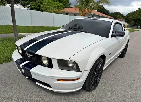 2005 Ford Mustang GT Coupe 2D