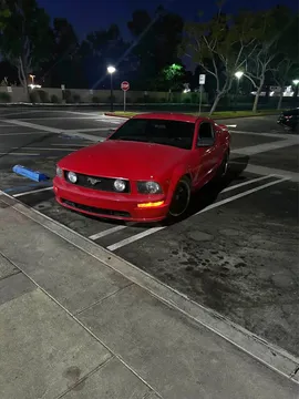 2005 Ford Mustang GT Coupe 2D