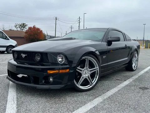 2005 Ford Mustang GT Coupe 2D