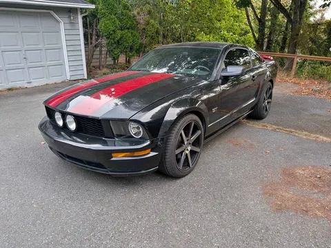 2005 Ford Mustang GT Coupe 2D