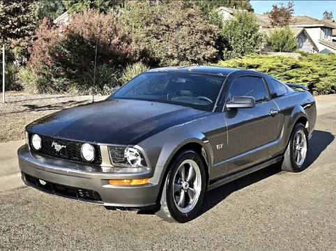 2005 Ford Mustang GT Coupe 2D