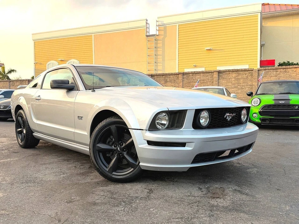 2005 Ford - Image 3 of 31