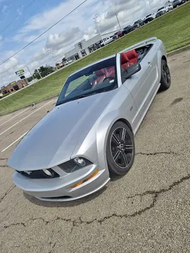 2005 Ford Mustang GT Deluxe Convertible 2D