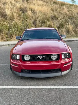 2005 Ford Mustang GT Deluxe Coupe 2D