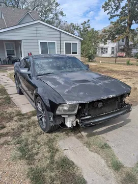 2005 Ford Mustang GT Deluxe Coupe 2D