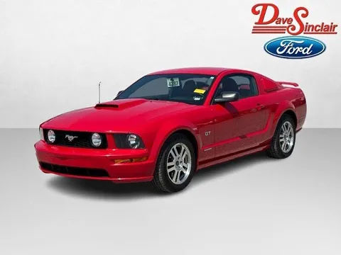 2005 Ford Mustang GT Deluxe Coupe