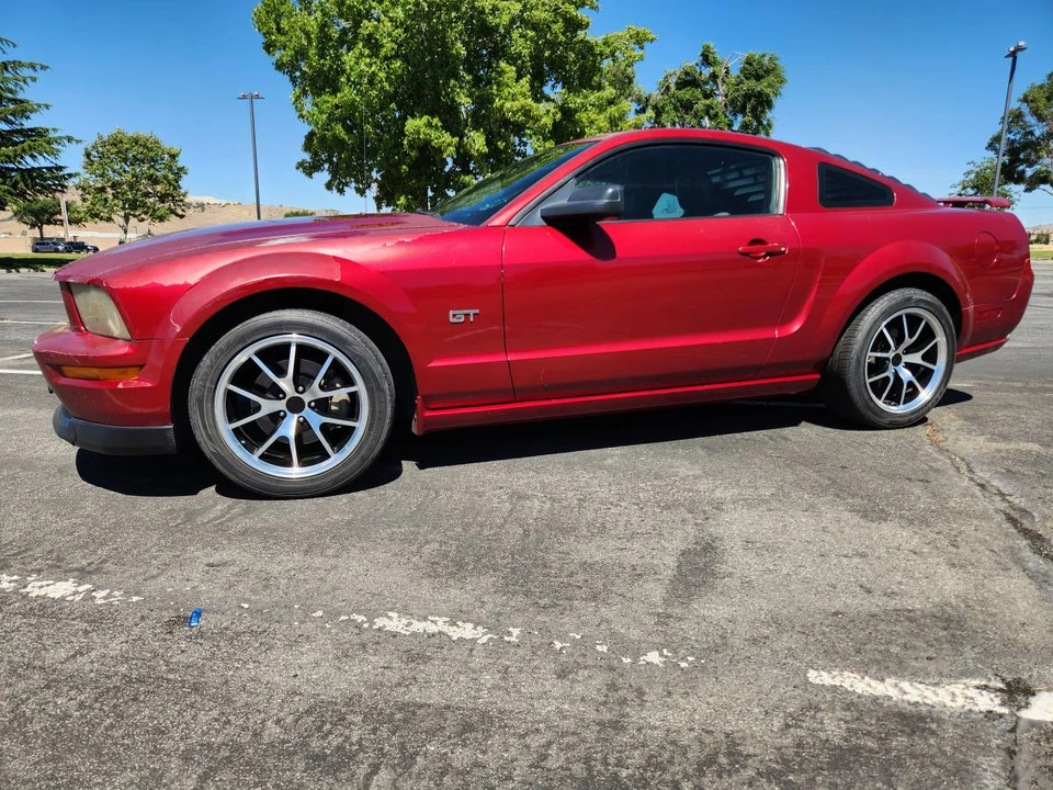 2005 Ford S197 Mustang GT - Image 8 of 13