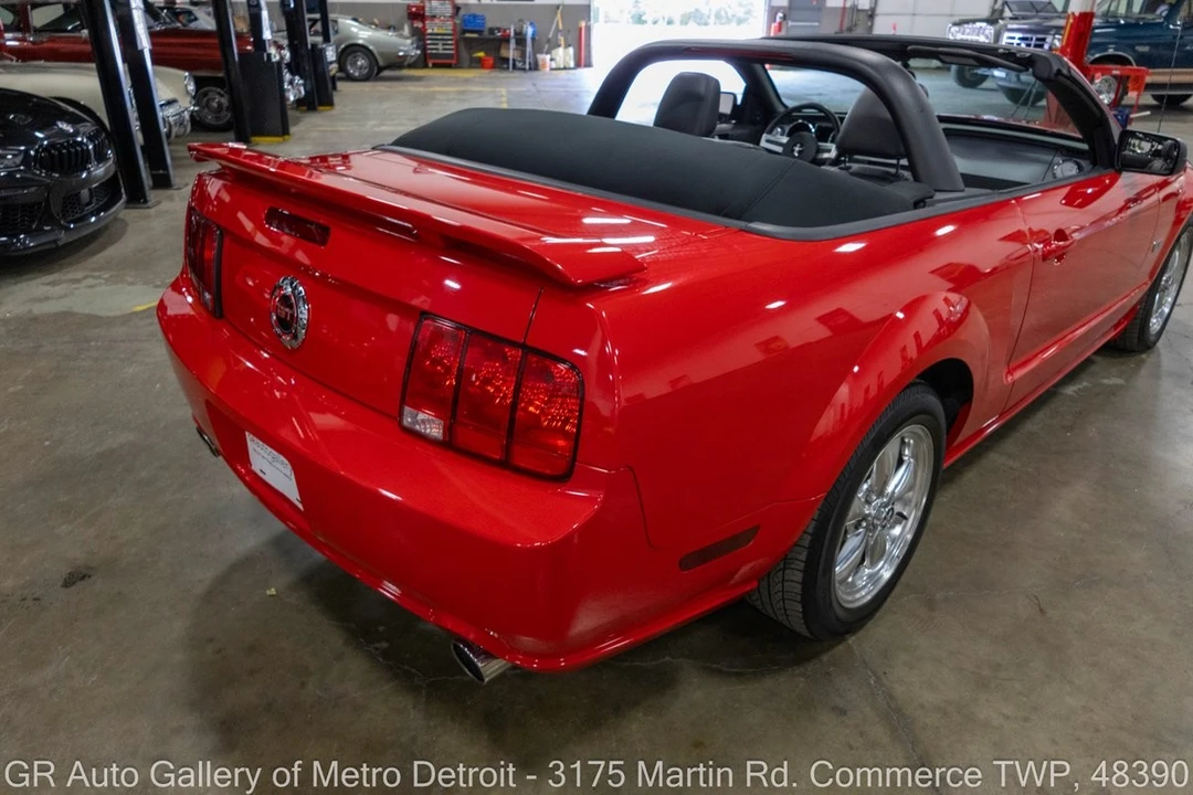 2005 Ford S197 Mustang GT - Image 16 of 31