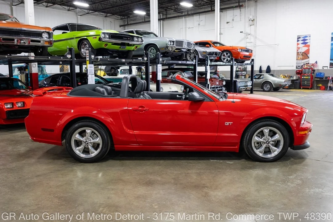 2005 Ford S197 Mustang GT - Image 9 of 31