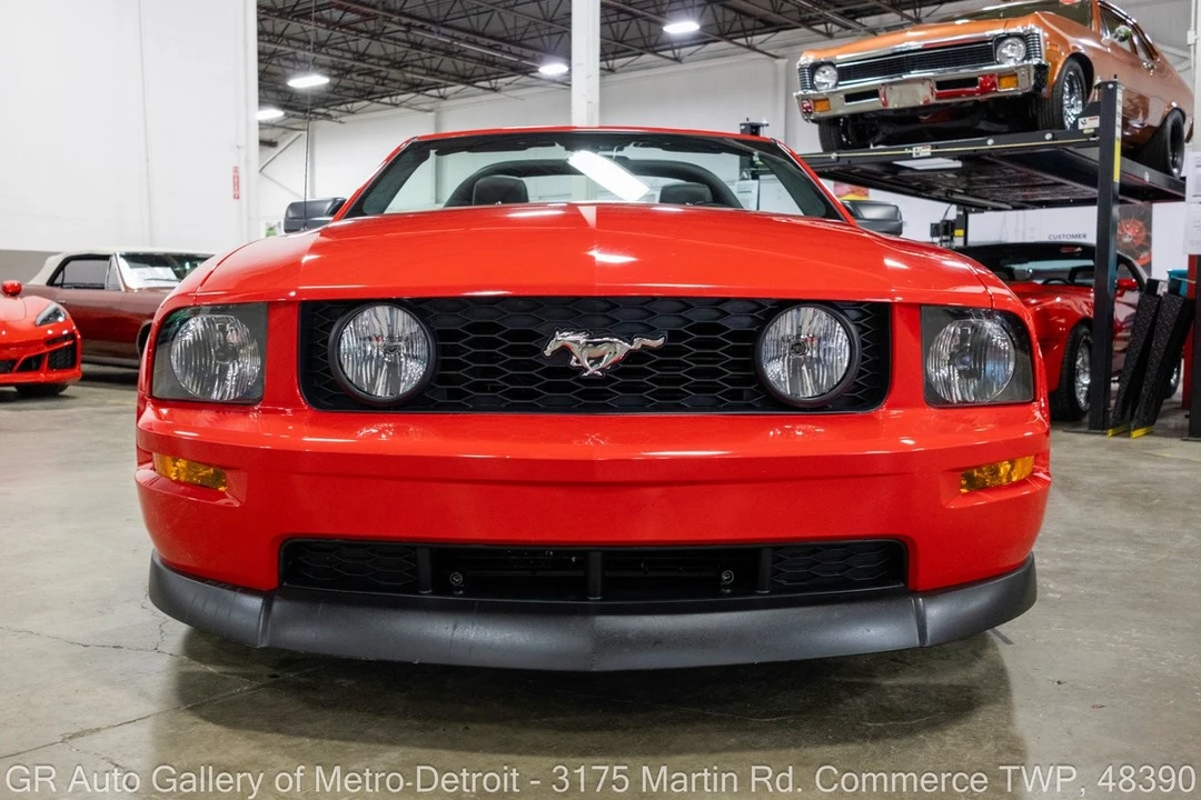 2005 Ford S197 Mustang GT - Image 13 of 31