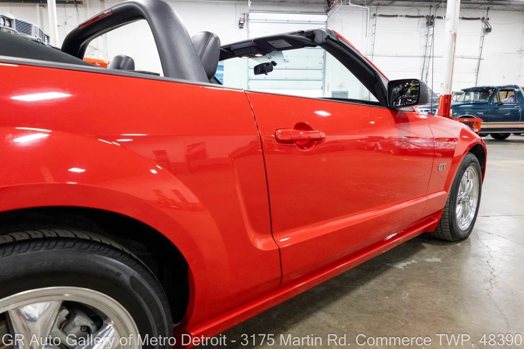 2005 Ford S197 Mustang GT - Image 24 of 31