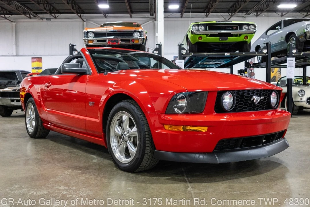 2005 Ford S197 Mustang GT - Image 11 of 31