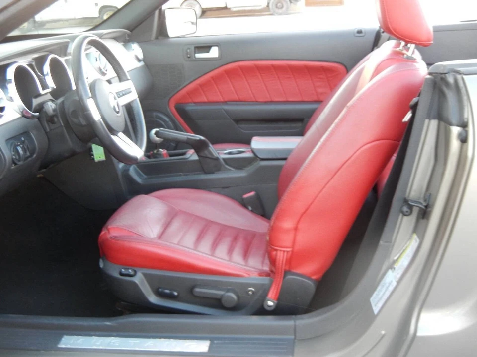 2005 Ford S197 Mustang - Image 2 of 12