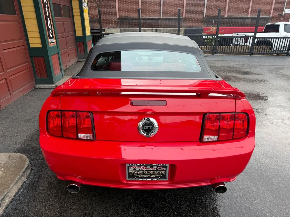 2005 Ford S197 Mustang GT - Image 8 of 31