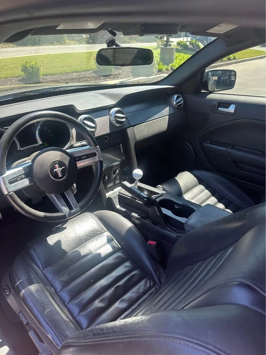 2005 Ford S197 Mustang GT - Image 9 of 12