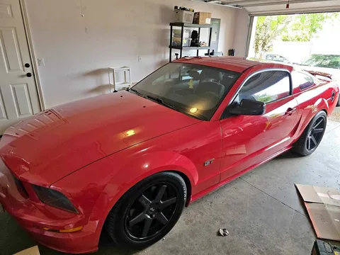2005 Ford Mustang GT Premium Coupe 2D