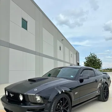 2005 Ford Mustang GT Premium
