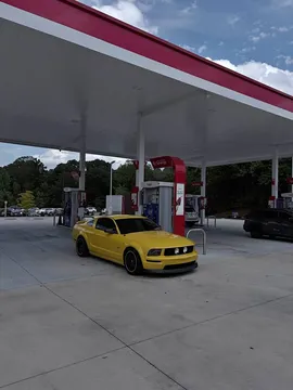 2005 Ford Mustang GT Premium Coupe 2D