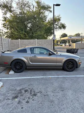 2005 Ford Mustang GT Premium Coupe 2D