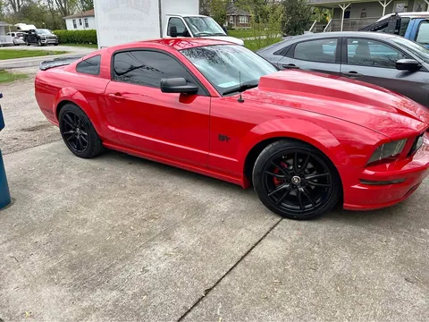 2005 Ford Mustang GT Premium Coupe 2D