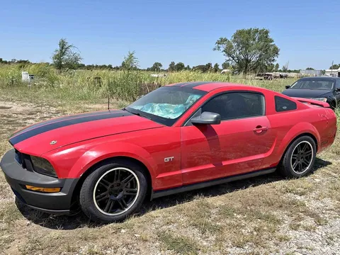 2005 Ford Mustang GT Premium Coupe 2D