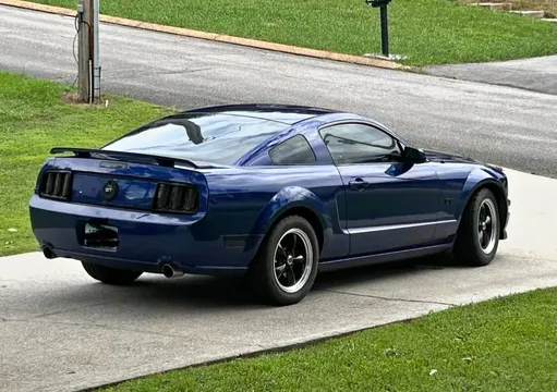 2005 Ford Mustang GT Premium Coupe 2D