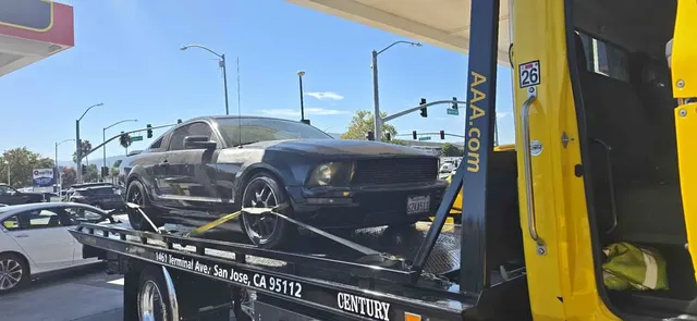 2005 Ford Mustang GT Premium Coupe