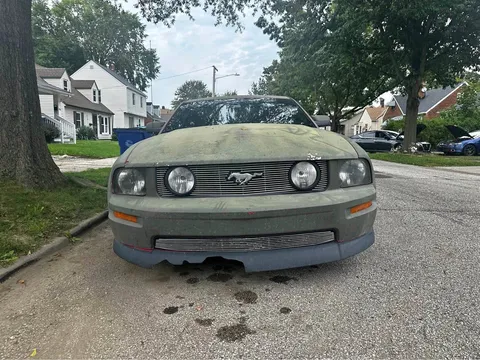 2005 Ford Mustang GT Premium Coupe