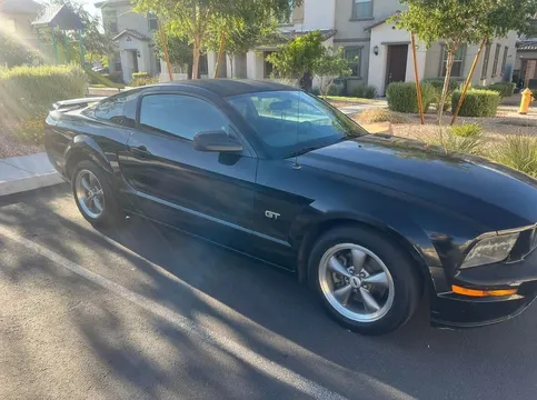 2005 Ford Mustang GT Premium Coupe 2D