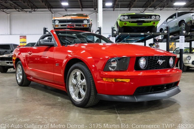 2005 Ford S197 Mustang GT - Image 11 of 20