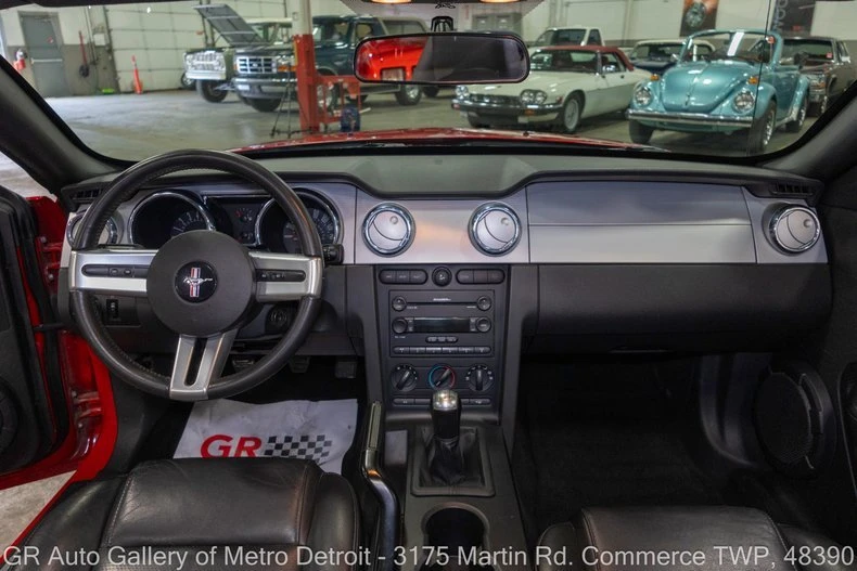 2005 Ford S197 Mustang GT - Image 17 of 20