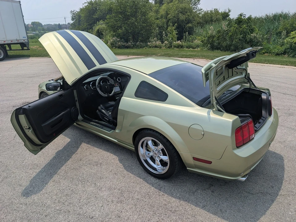 2005 Ford S197 Mustang GT - Image 4 of 24