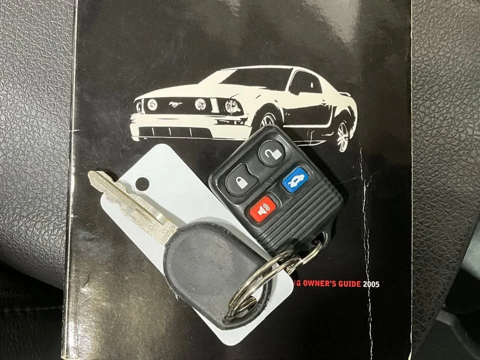 2005 Ford S197 Mustang GT - Image 11 of 14